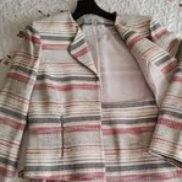 Tahari 2pc suit ecru back ground with lovely stripes of color. - Picture 1 of 4